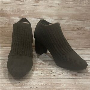 IMPO Nancia Block Heel Stretch Knit Ankle Booties NWT Size 8.5M Ret $90